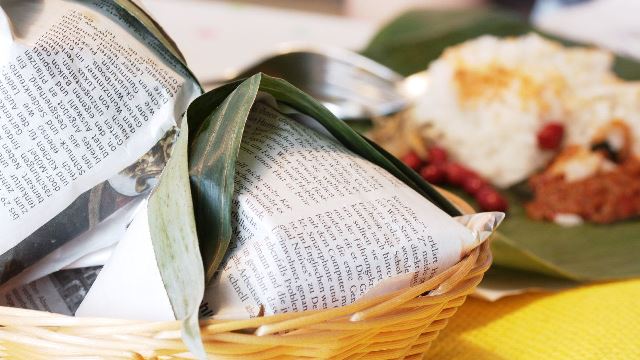 nasi lemak in banana leaf